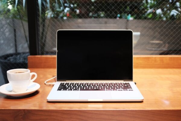 Photo Charlotte Parkes - Portrait - Laptop